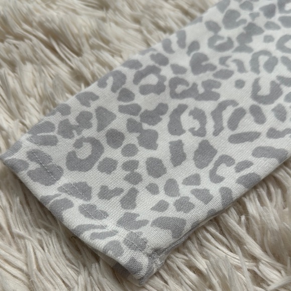 Magnolia Boutique Leopard Funnel Neck Tunic 💗 Gray & Ivory - Picture 11 of 15